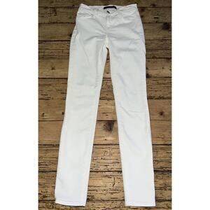 J Brand Women’s Size 24 Skinny Leg White Denim Jeans Style #811C028 BLANC